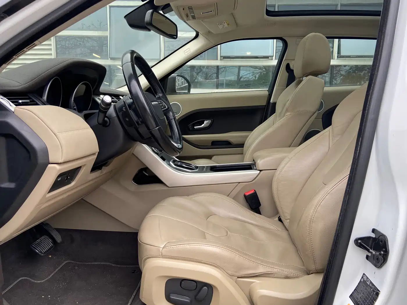 Land Rover Range Rover Evoque (Import) 2014 2.0T 5-door Brilliance Premium фото 7
