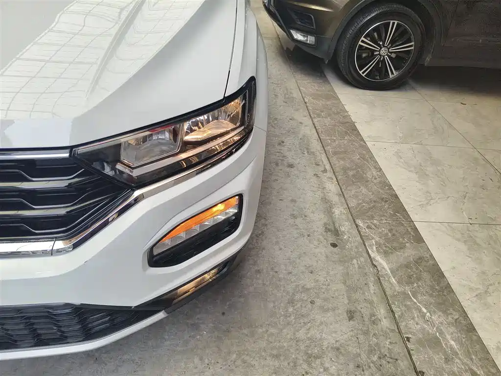 Volkswagen T-ROC 2019 230TSI DSG 2WD Fashion Type China VI фото 15