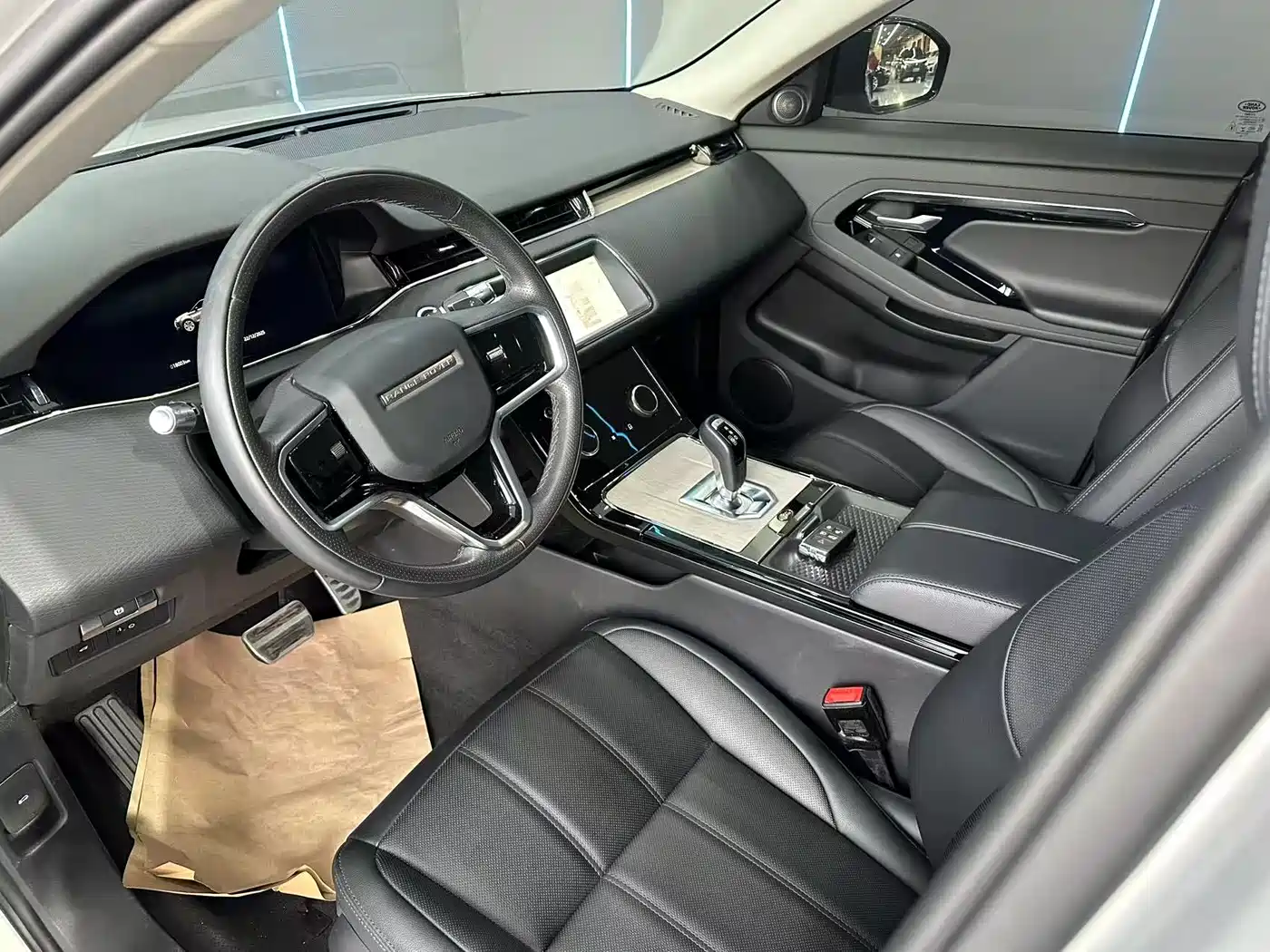 Land Rover Range Rover Evoque 2021 Range Rover Evoque L 249PS R-Dynamic S Performance Edition фото 11