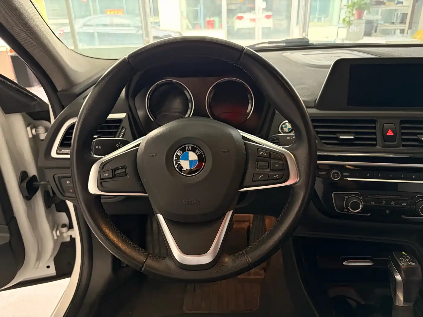 BMW 1 Series 2018 Facelift 118i Design Package фото 8