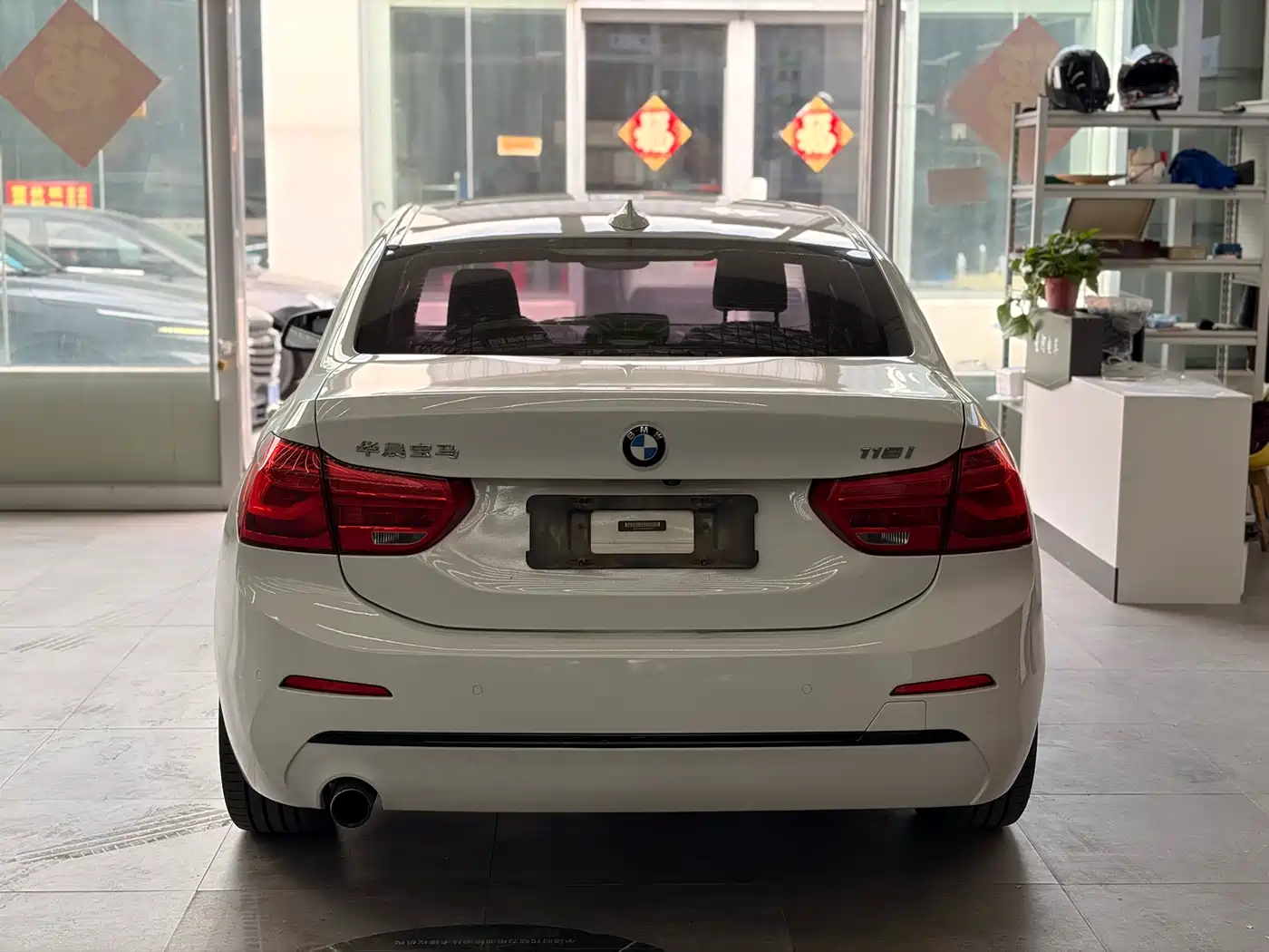 BMW 1 Series 2018 Facelift 118i Design Package фото 6