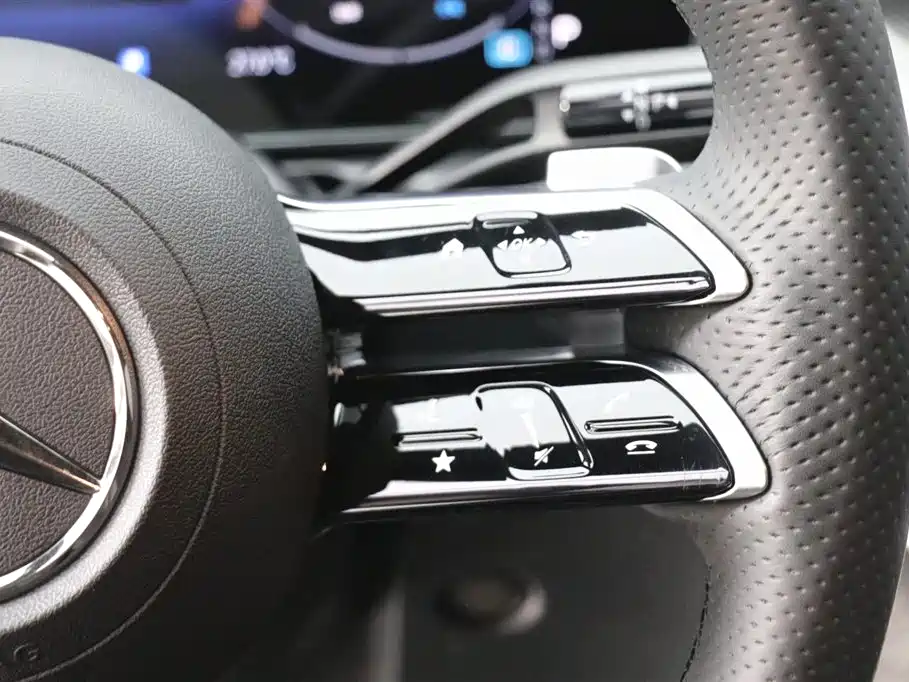 Mercedes-Benz C-Class 2023 C 260 L Night Edition Sport фото 17