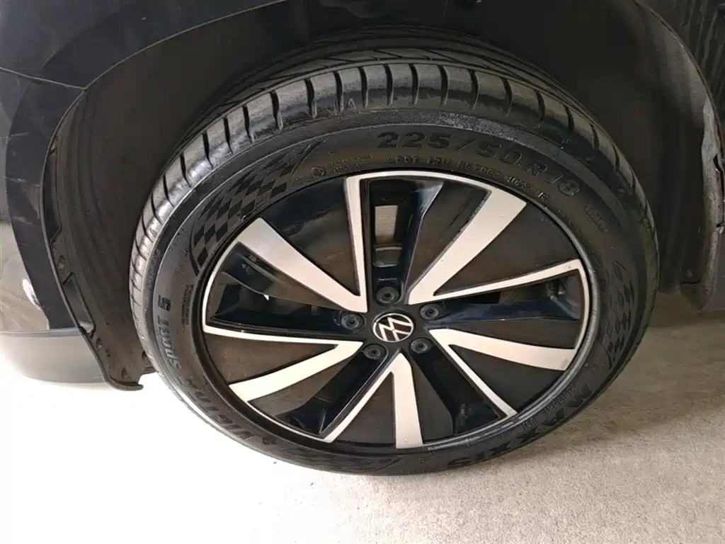 Volkswagen Tharu 2023 300TSI 2WD Bright Moon Edition фото 23