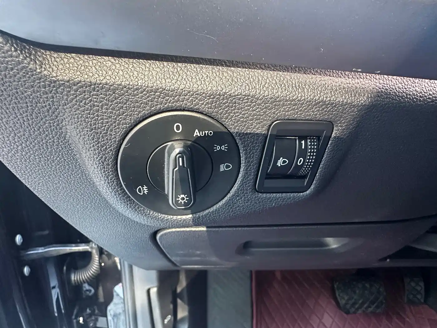 Volkswagen Lavida 2023 Facelift 1.5L Auto Starlight 5 Million Edition фото 6