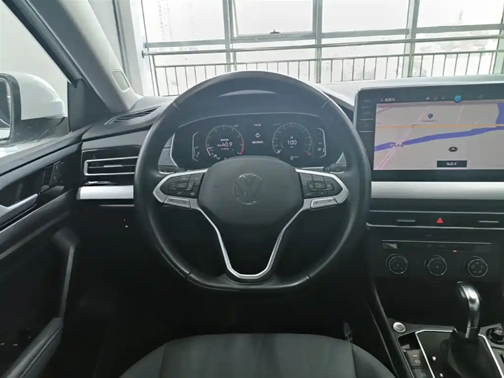Volkswagen Lavida 2023 1.5L Auto Five Million Edition фото 11