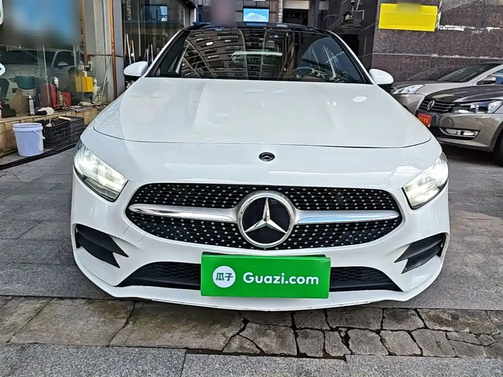 Mercedes-Benz A-Class 2019 A 180 L Sport Sedan фото 3