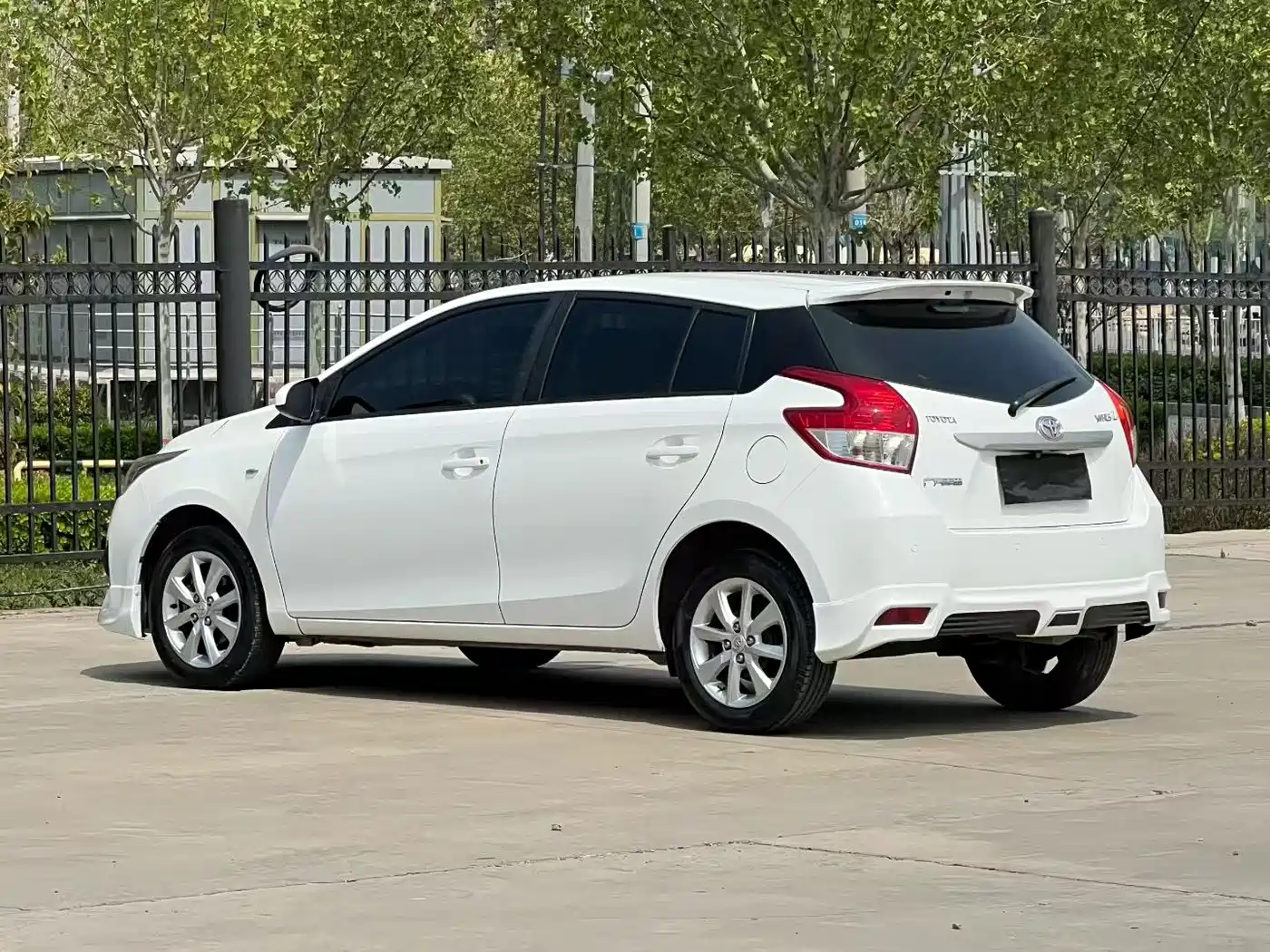 Toyota YARiS L Zhi Xuan 2016 1.5G Auto Sport Sunroof Edition фото 9