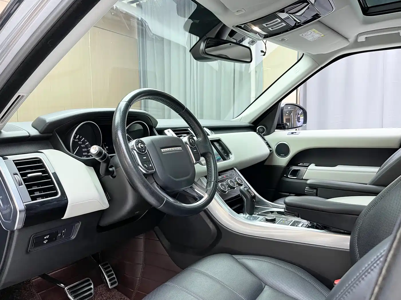 Land Rover Range Rover Sport 2014 3.0 SC V6 HSE фото 4