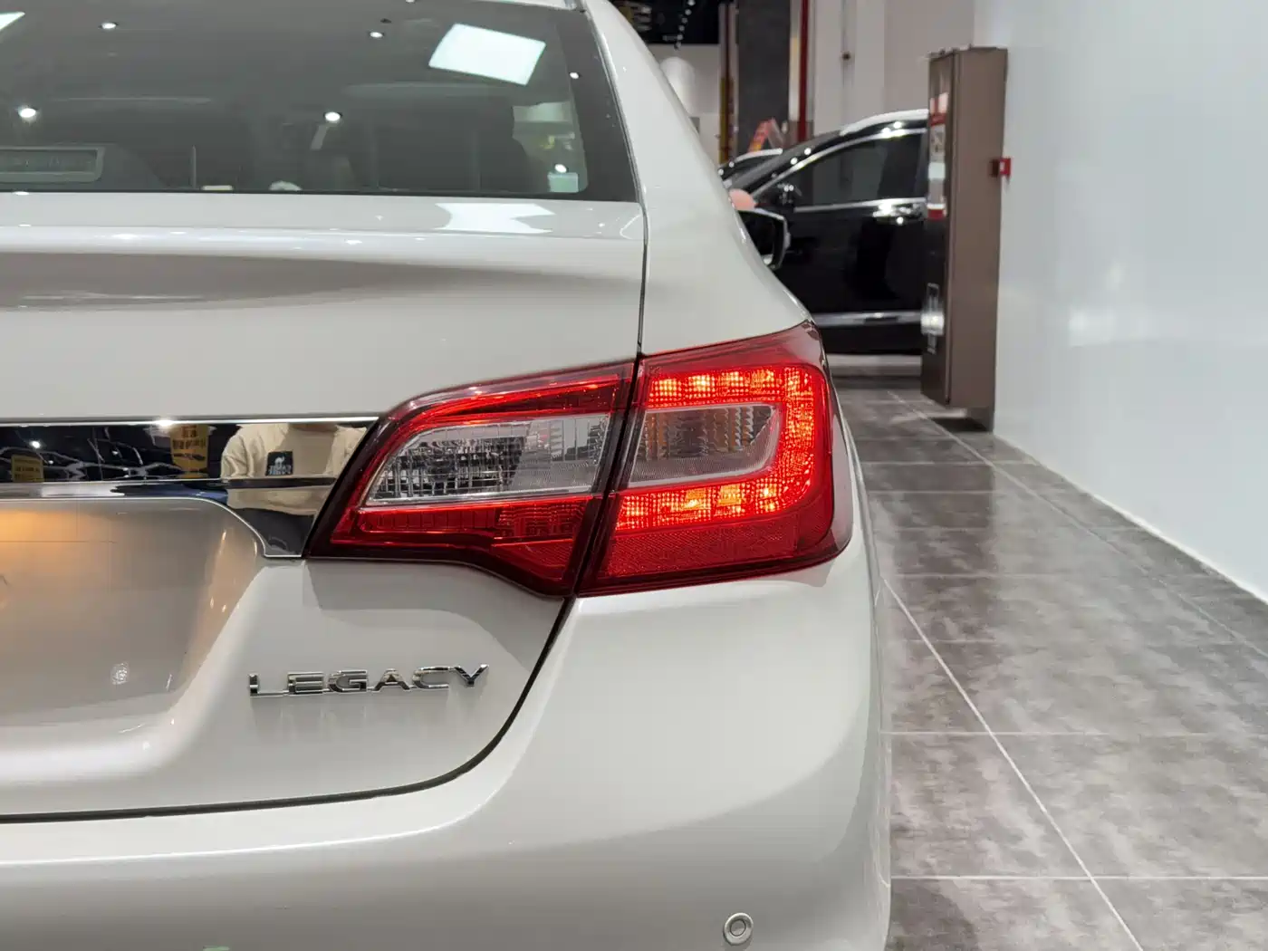 Subaru Legacy 2017 2.5i AWD Glory Edition фото 27