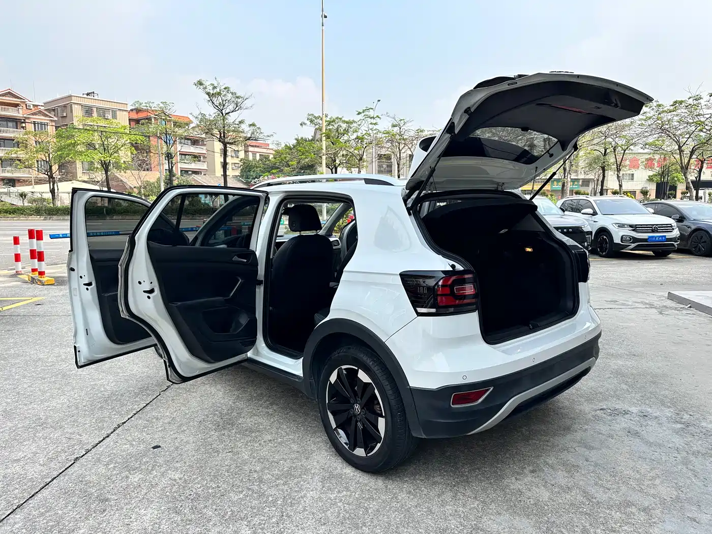Volkswagen Tanying 2021 1.5L Automatic Smart Connect Edition фото 21