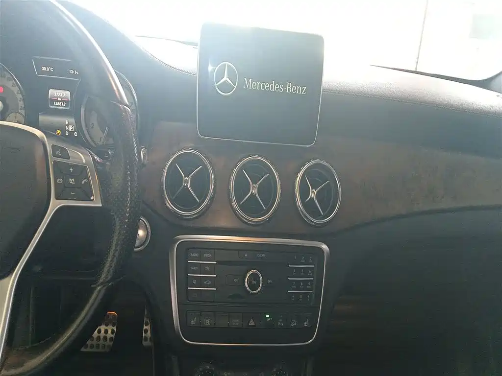 Mercedes-Benz GLA 2016 GLA 260 4MATIC Sport фото 13