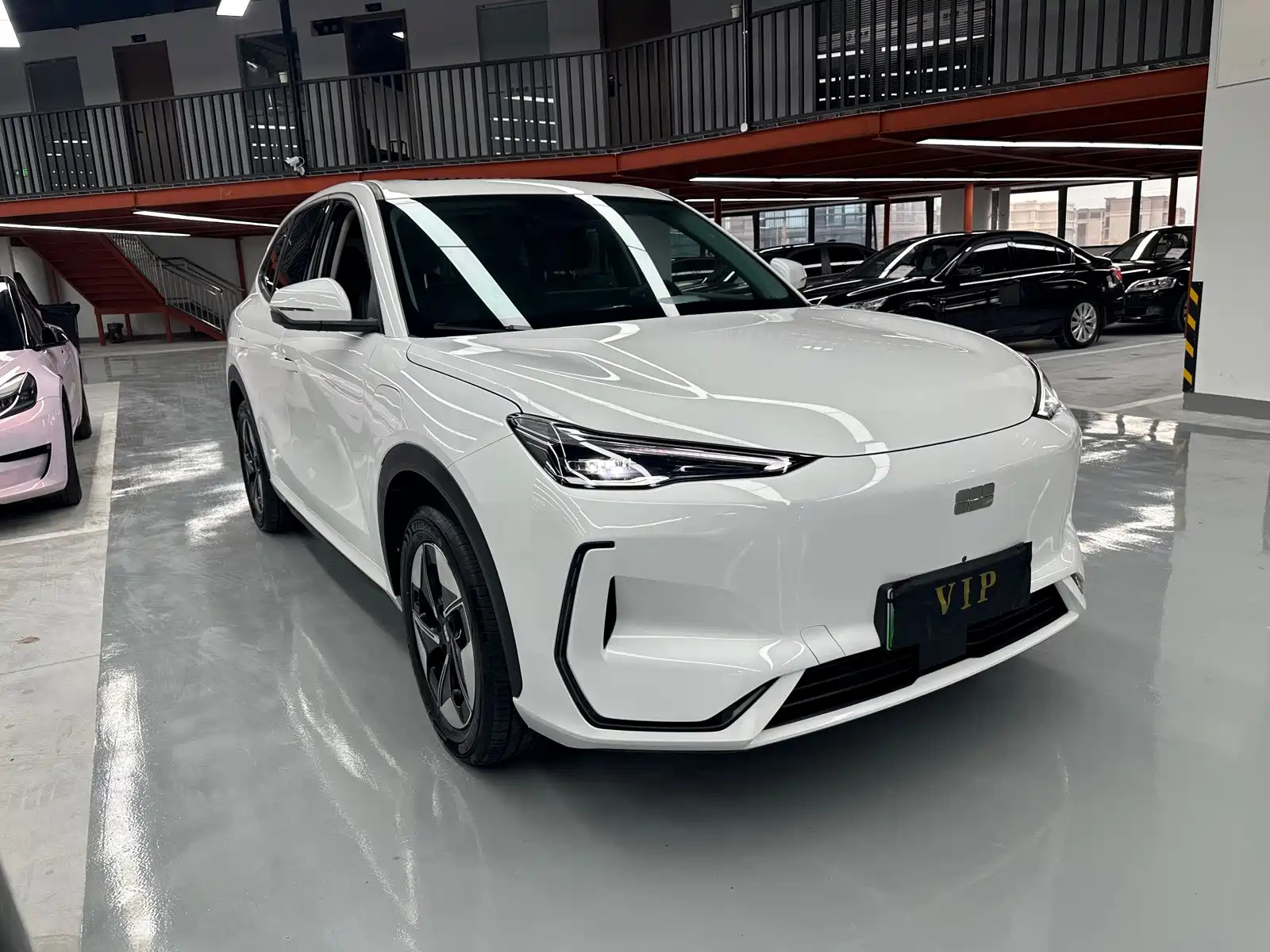Фото 3 - Geely Galaxy Galaxy E5