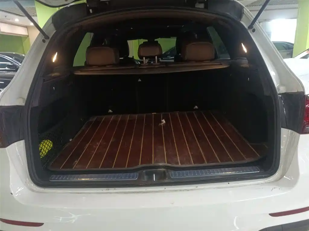 Mercedes-Benz GLC 2022 Facelift GLC 260 L 4MATIC Luxury Model фото 15