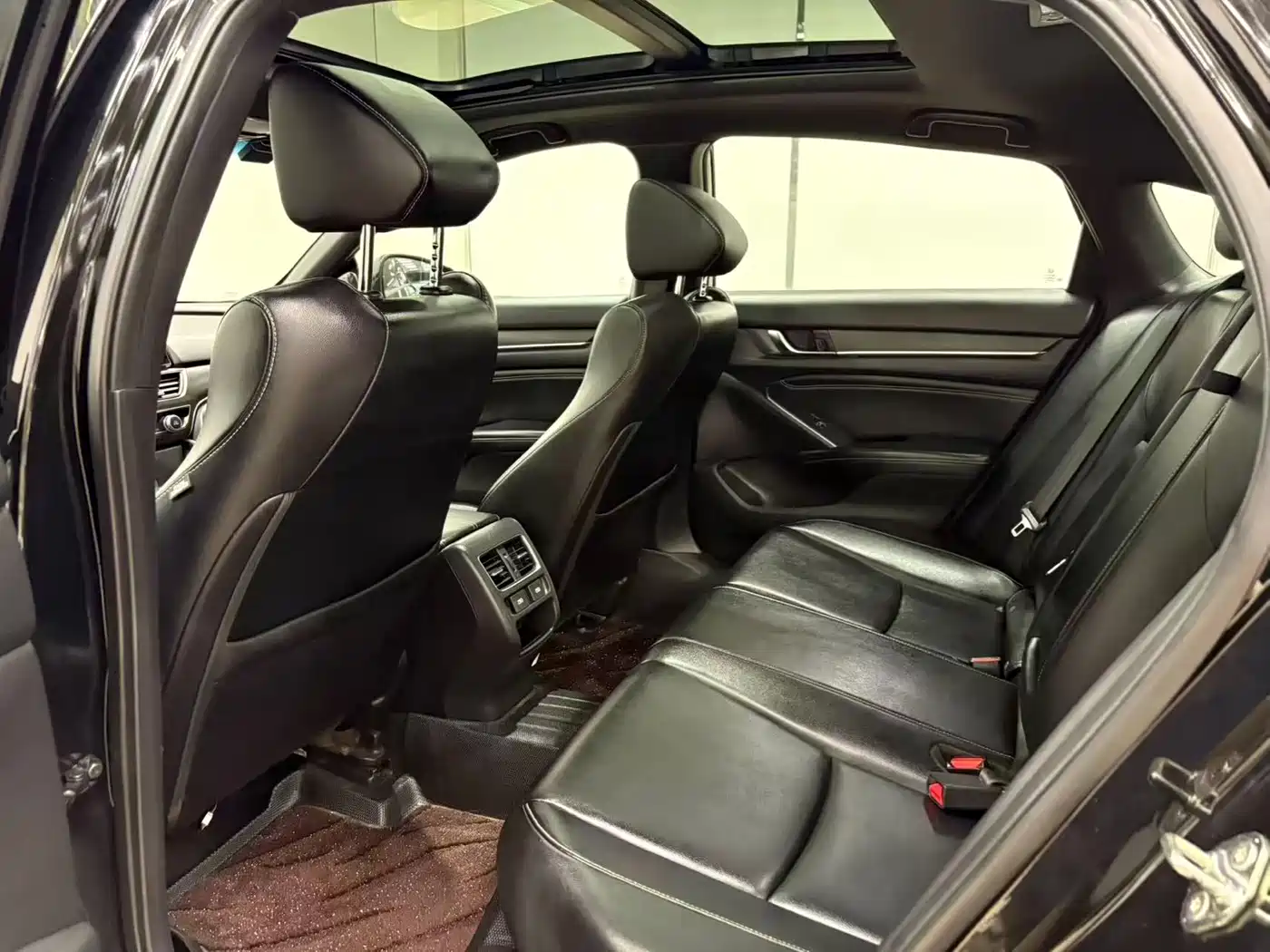 Фото 6 - Honda Inspire