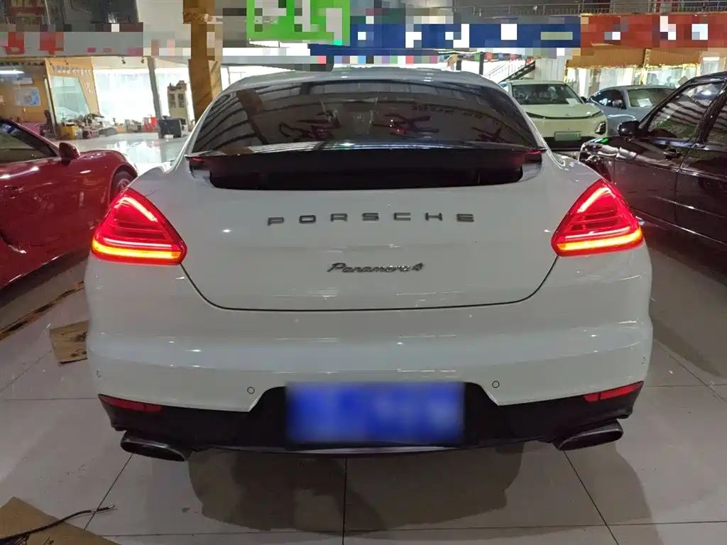 Porsche Panamera 2014 Panamera 4 3.0T фото 4