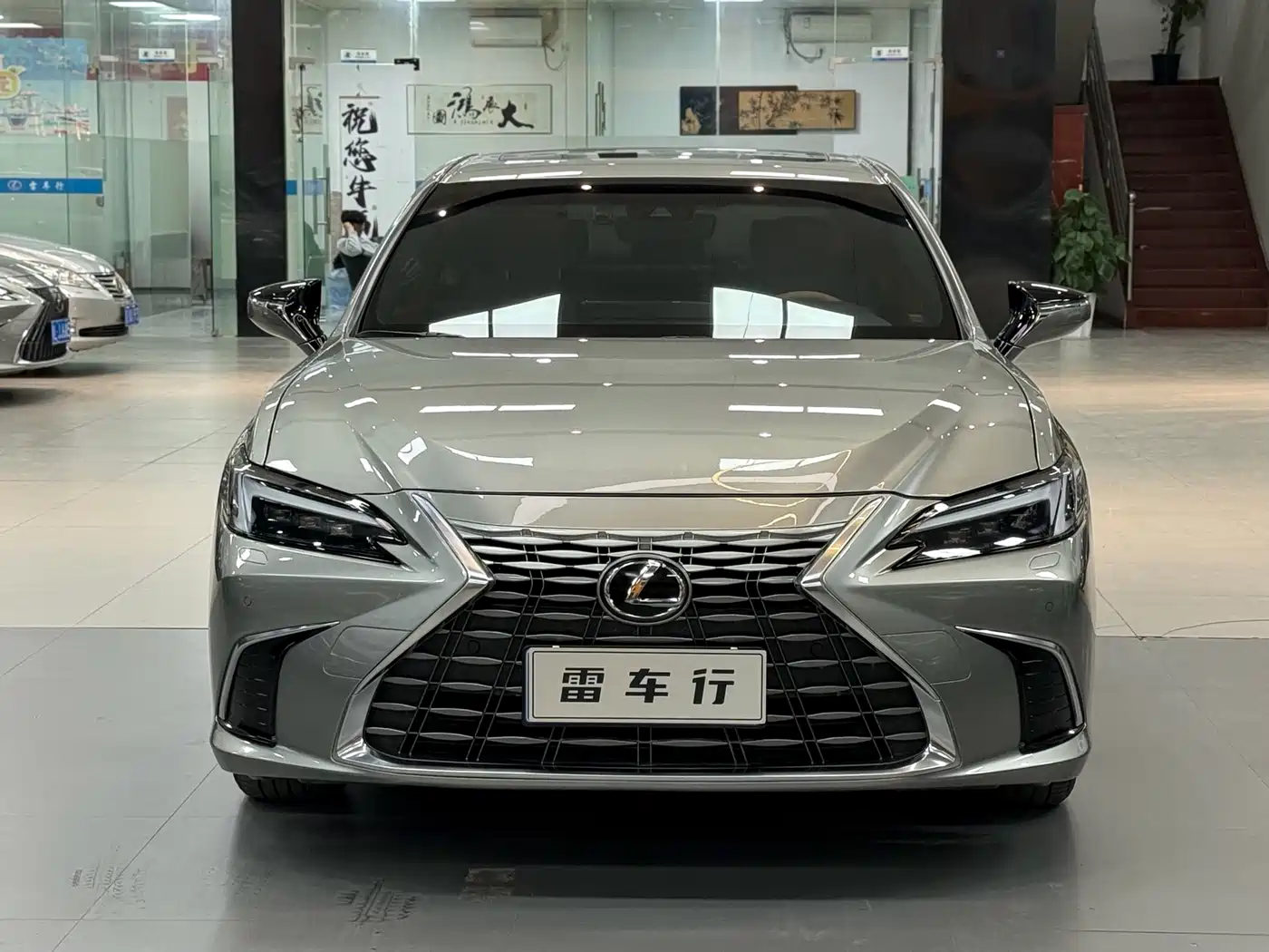 Lexus ES 2025 200 Ultimate Edition фото 2