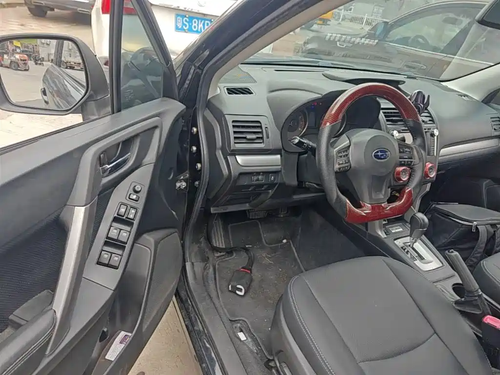 Subaru Forester 2014 2.5i Automatic Elite Edition фото 16