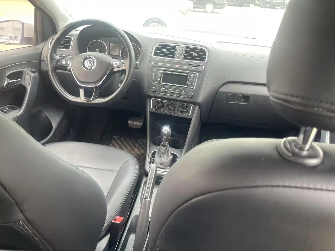 Volkswagen Polo 2018 1.5L Auto Comfort фото 3