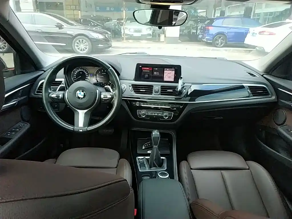 BMW 1 Series 2019 120i Leading M Sport Package фото 10