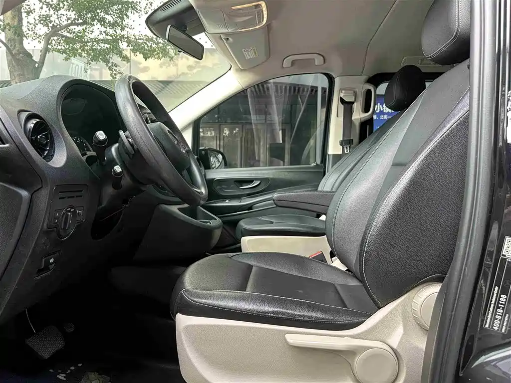 Mercedes-Benz Vito 2021 2.0T Elite 7-Seater фото 4