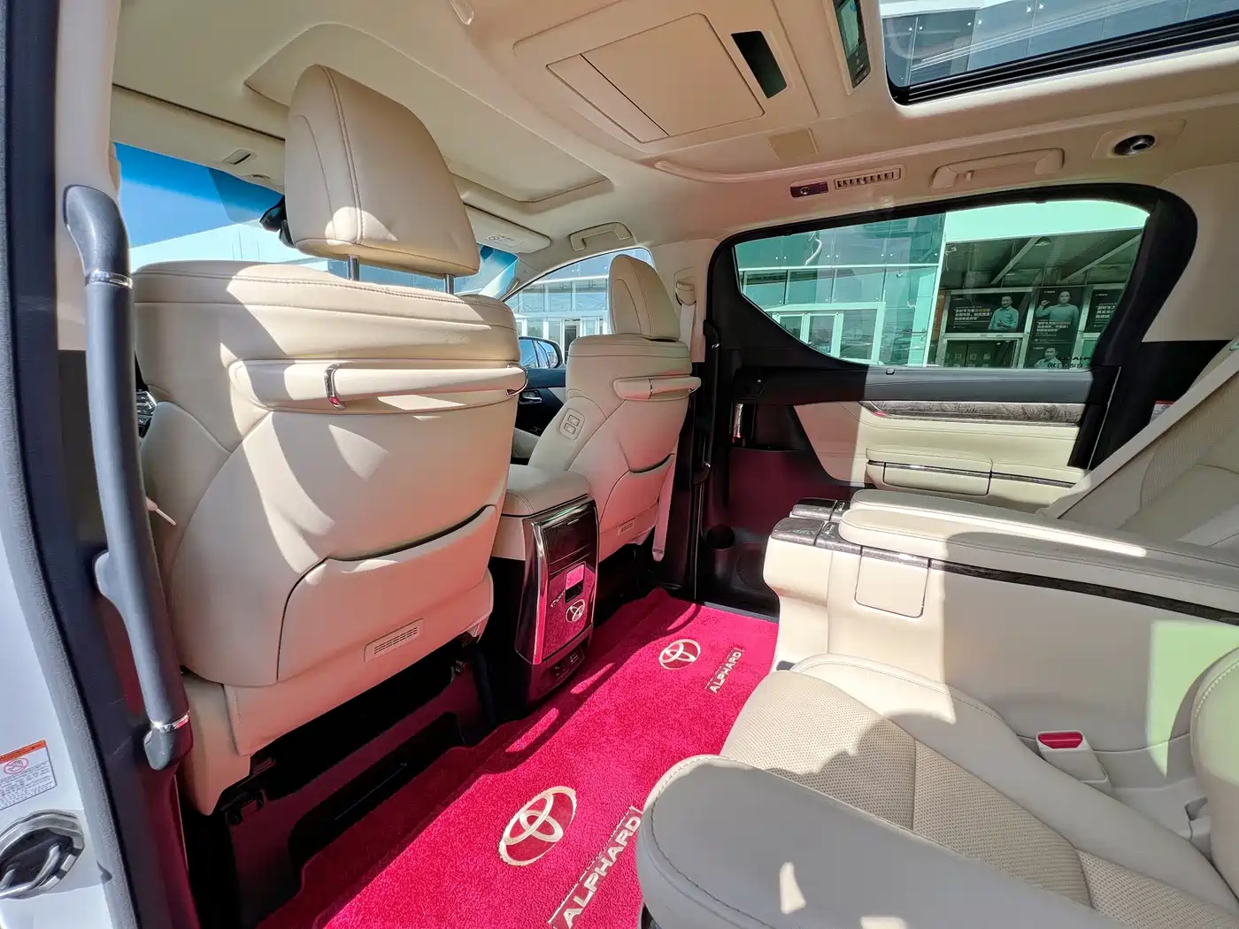 Toyota Alphard 2020 Hybrid 2.5L Premium Edition фото 6
