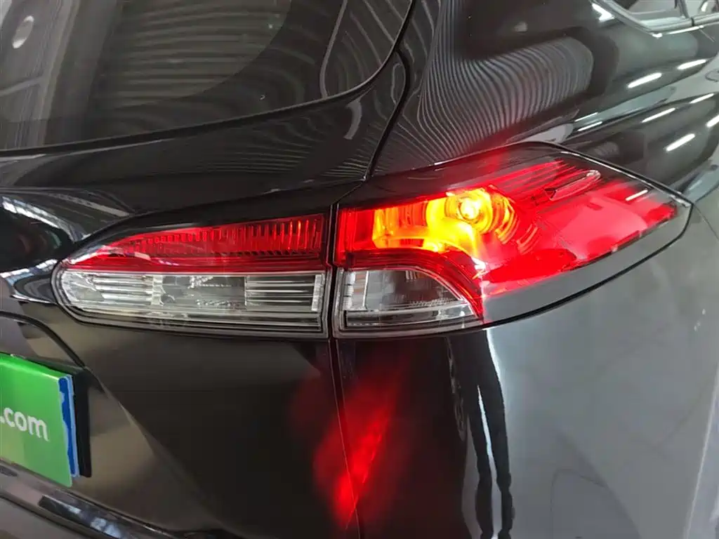 Toyota Corolla Cross 2023 2.0L Elite Edition фото 8