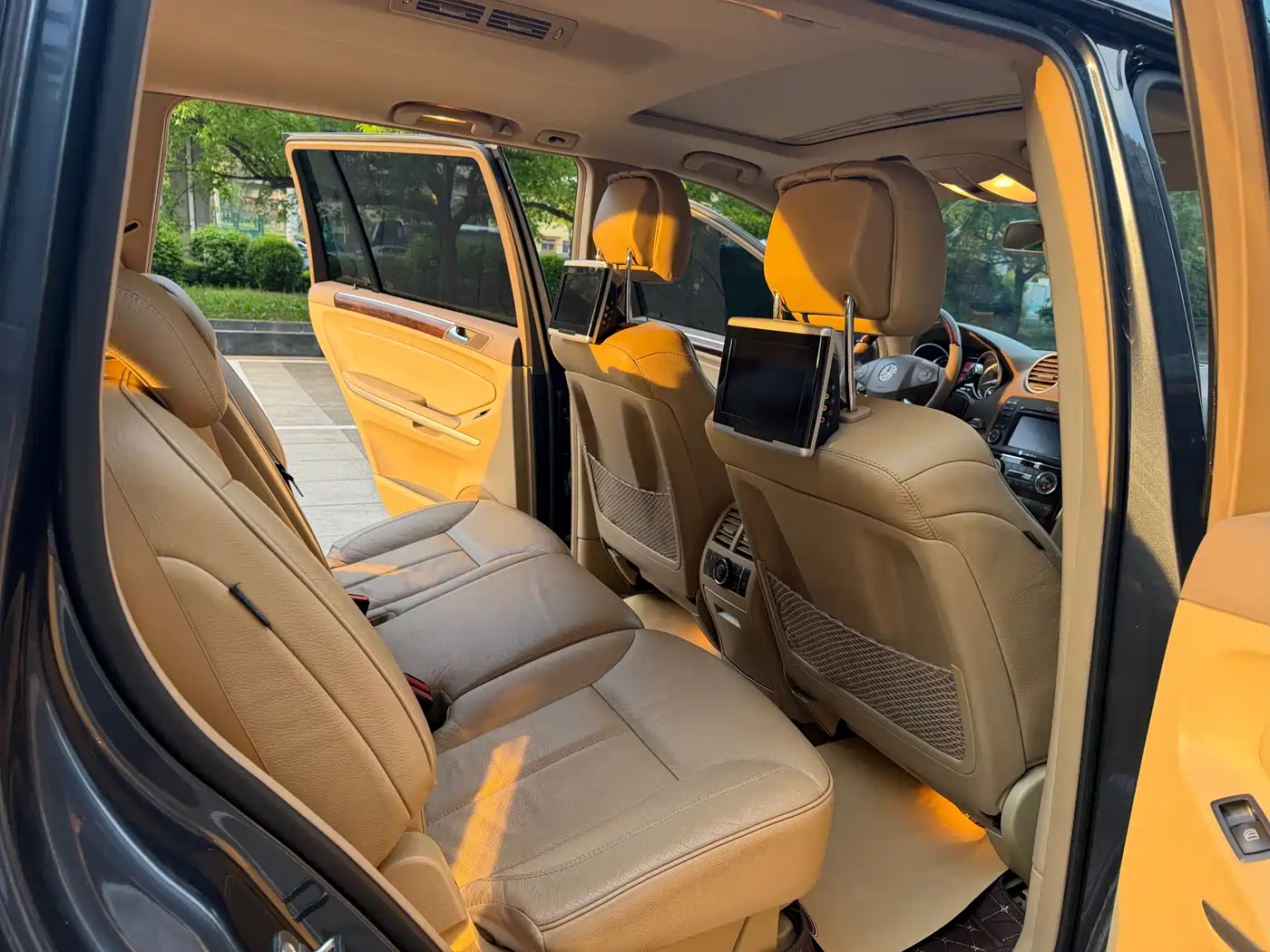 Mercedes-Benz GL-Class 2011 GL 450 4MATIC Premium фото 11