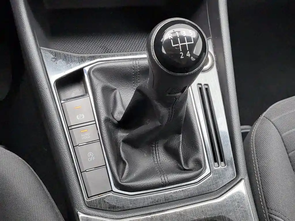 Volkswagen Lavida 2019 1.5L Manual Comfort Edition China VI фото 13