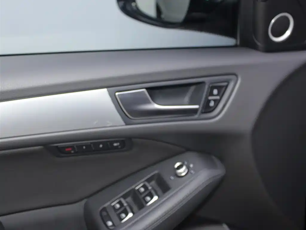 Audi Q5 (Import) 2013 45 TFSI quattro Sport фото 16