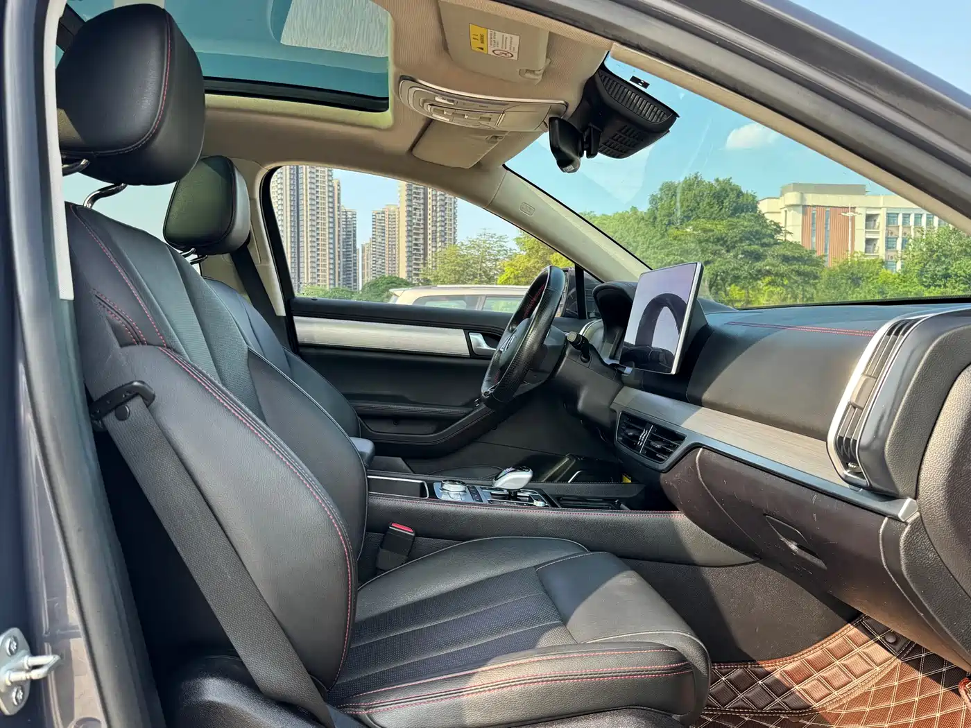 BYD Tang New Energy 2018 DM 2.0T AWD Smart Connection Enjoy Edition 7-Seater China V фото 18