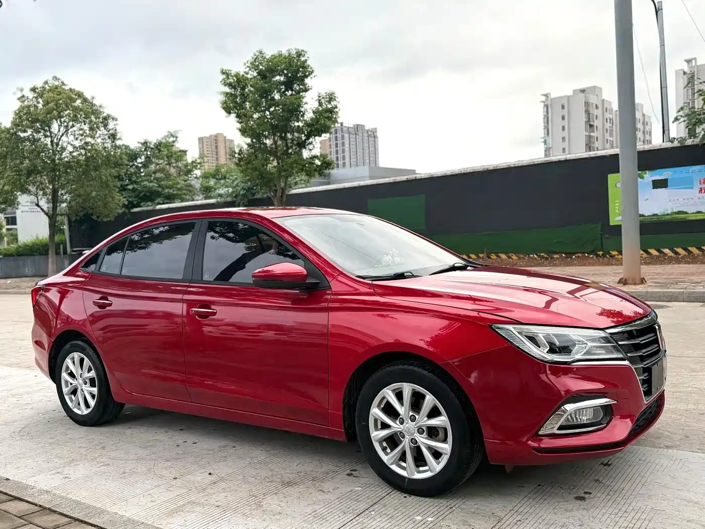 Roewe i5 2019 2019 1.5L Auto 4G-Connected Langyue Edition