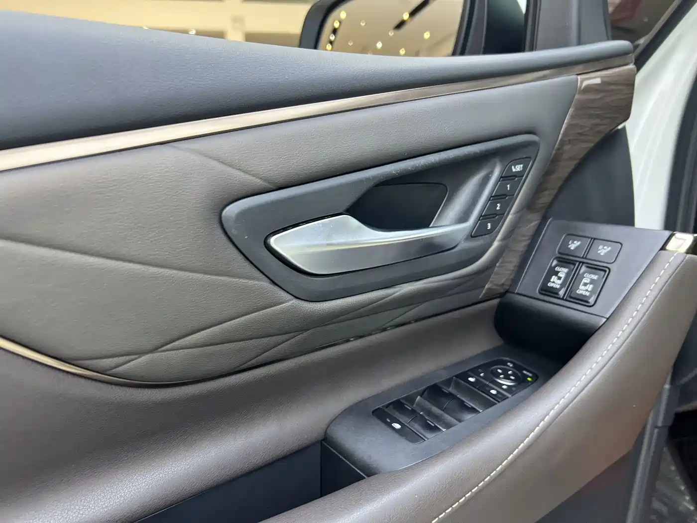 Toyota Vellfire 2024 2024 Crown Hybrid 2.5L Executive Premium Edition