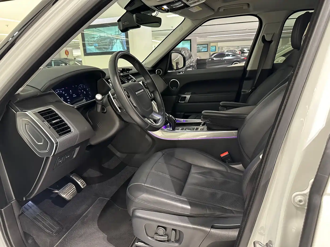 Land Rover Range Rover Sport 2021 3.0 L6 Gloss Black Edition фото 4