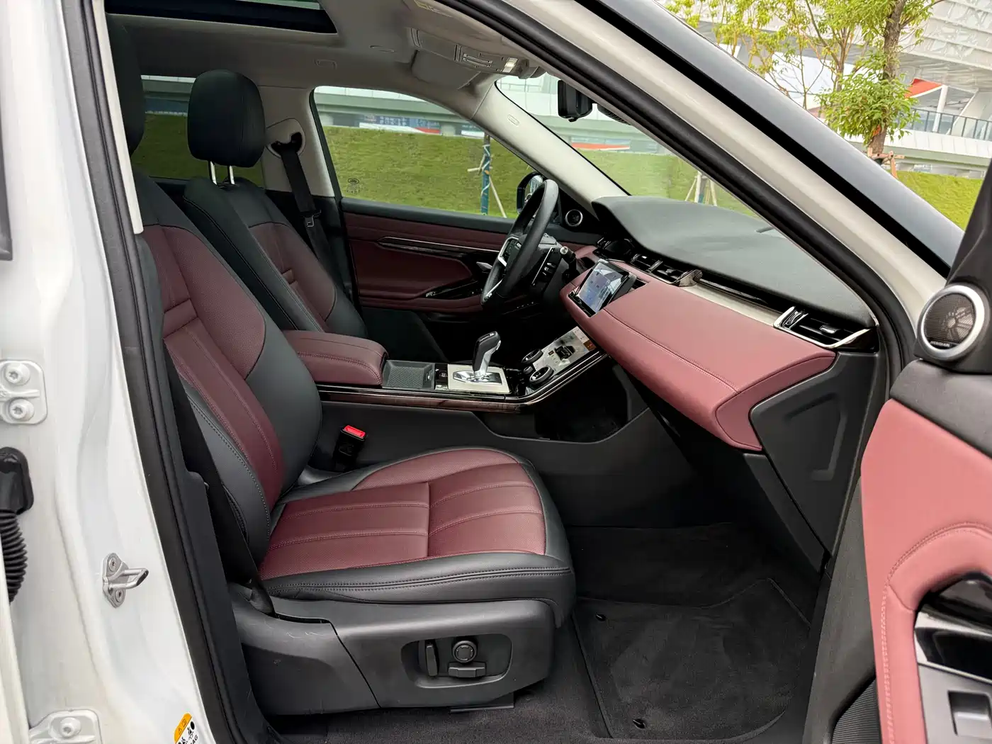 Land Rover Range Rover Evoque 2023 Range Rover Evoque L 249PS Luxury Edition фото 14