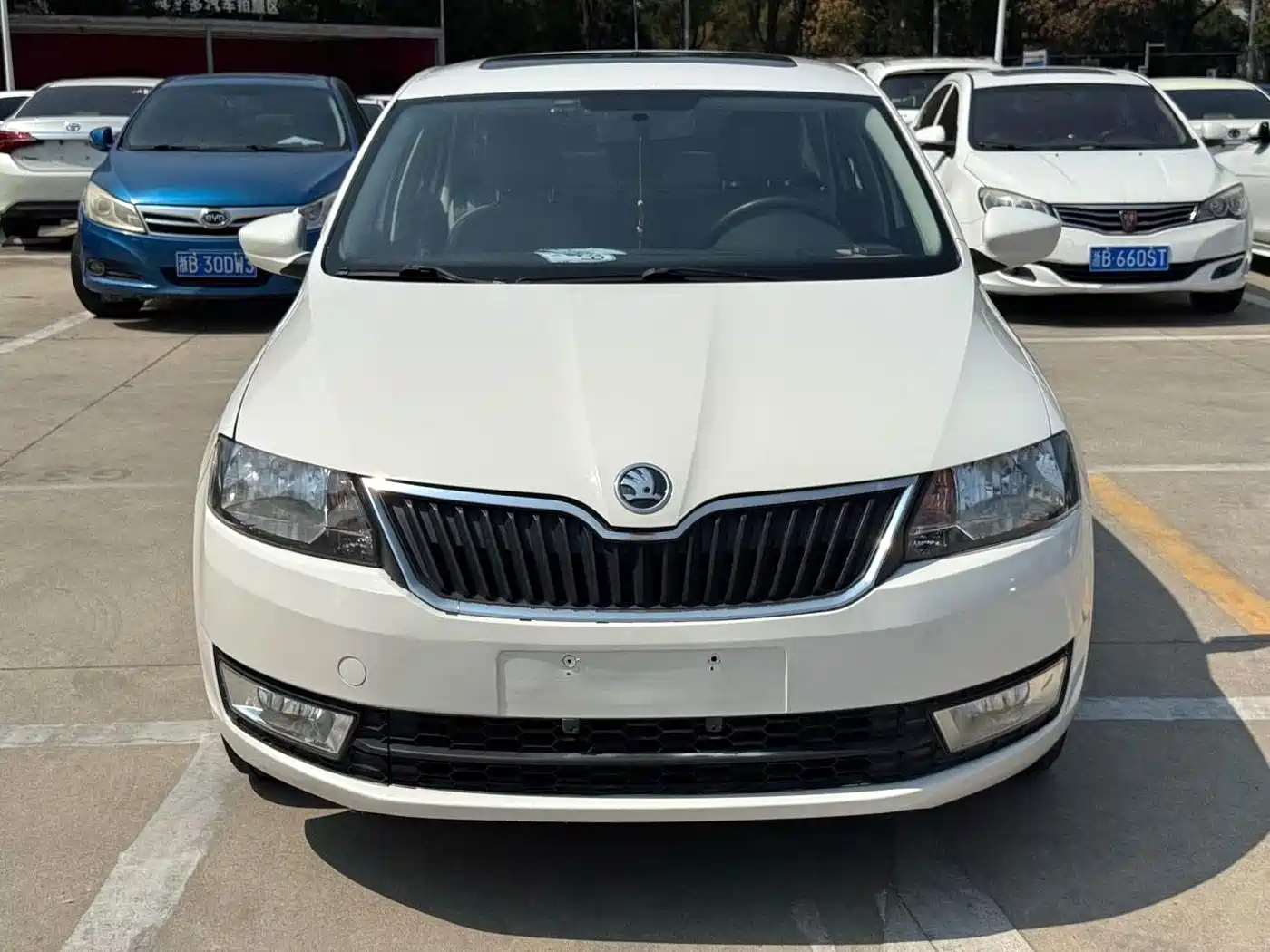 Škoda Rapid 2013 1.6L Automatic Preferred фото 2