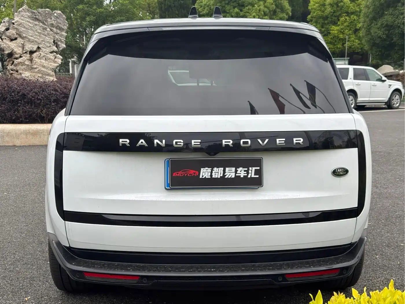 Land Rover Range Rover 2023 3.0 L6 400PS Genesis Extended Version фото 8