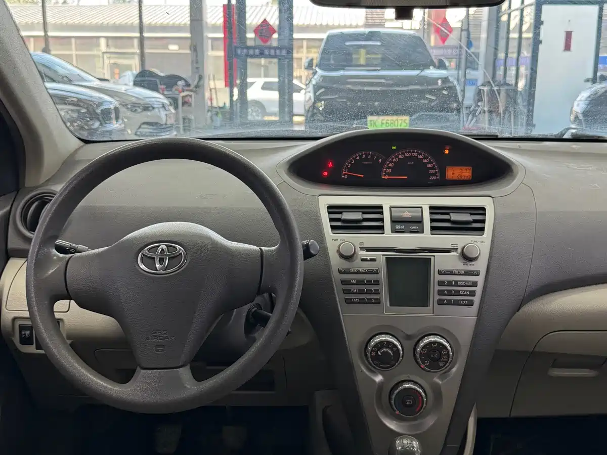 Toyota Vios 2010 1.3L GL-i MT фото 18