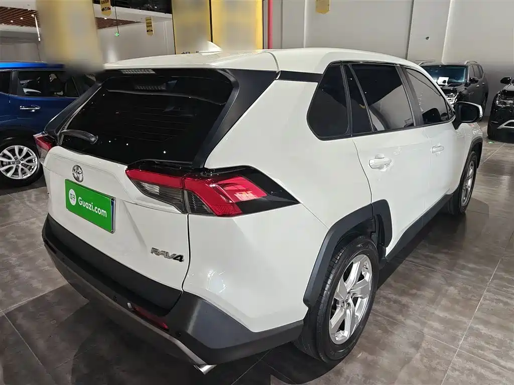 Toyota RAV4 Rongfang 2020 2.0L CVT 2WD Trend Edition фото 7