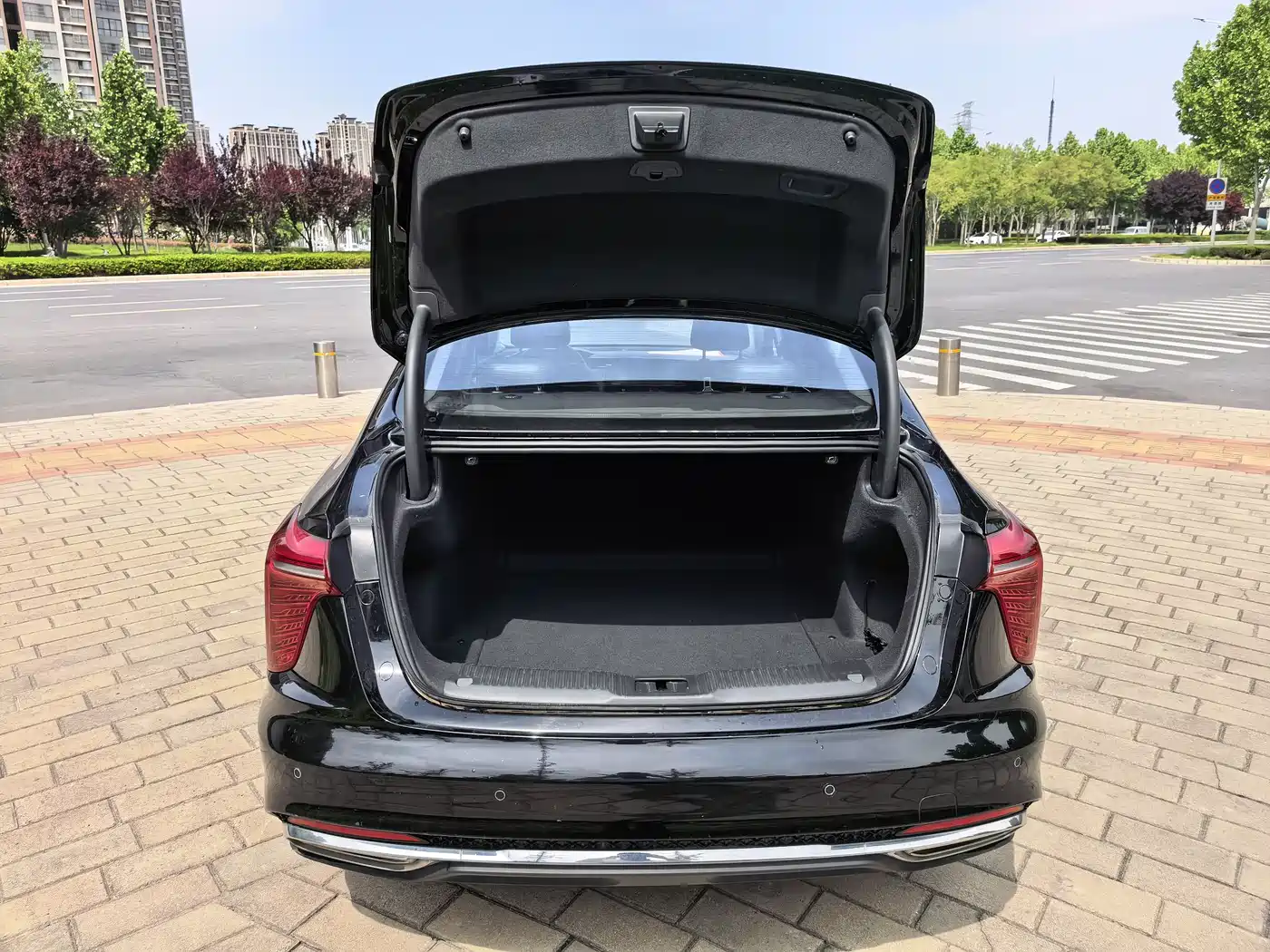 Hongqi H5 2024 1.5T DCT Smart Connect Flag Rhythm Edition фото 20