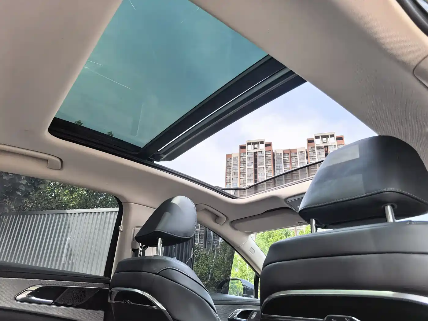 Hongqi H5 2024 1.5T DCT Smart Connect Flag Rhythm Edition фото 25