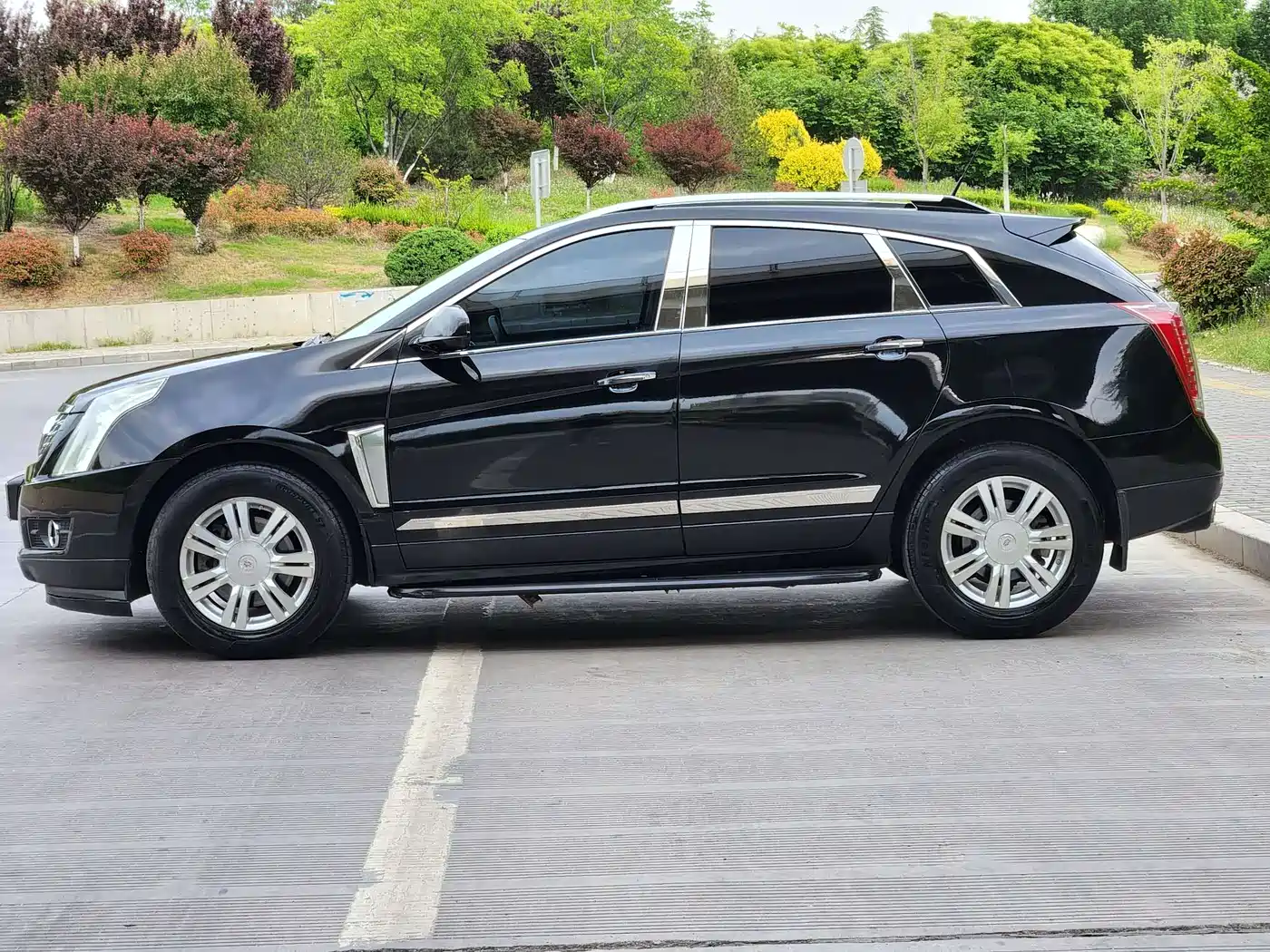 Cadillac SRX 2012 3.0L Luxury Model фото 3