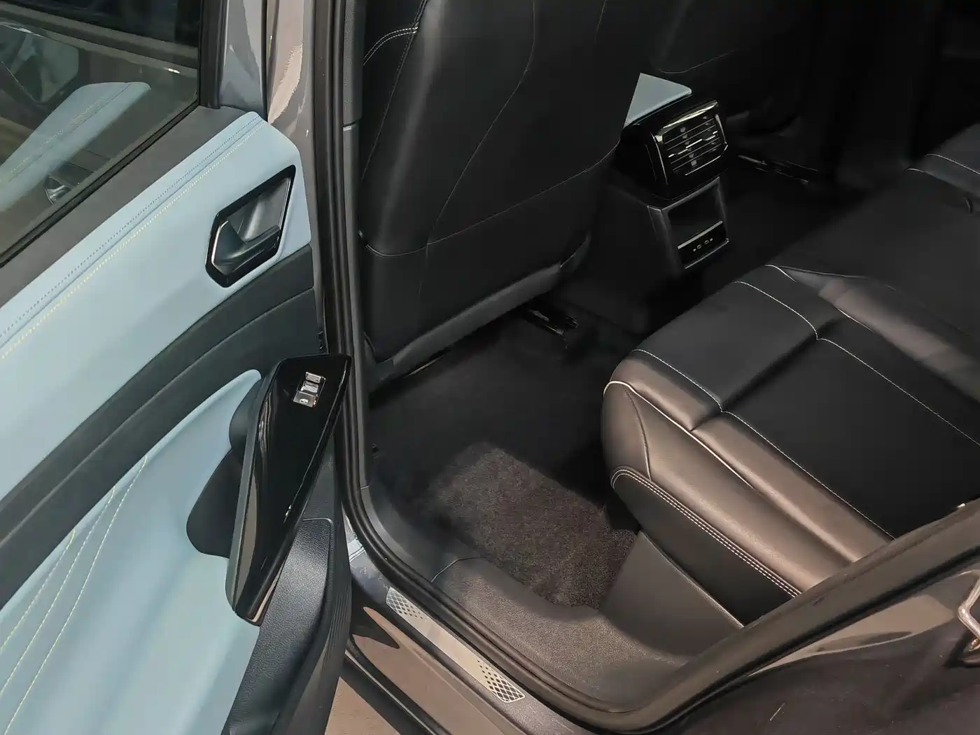 Volkswagen ID.4 X 2022 Clean Edition фото 8