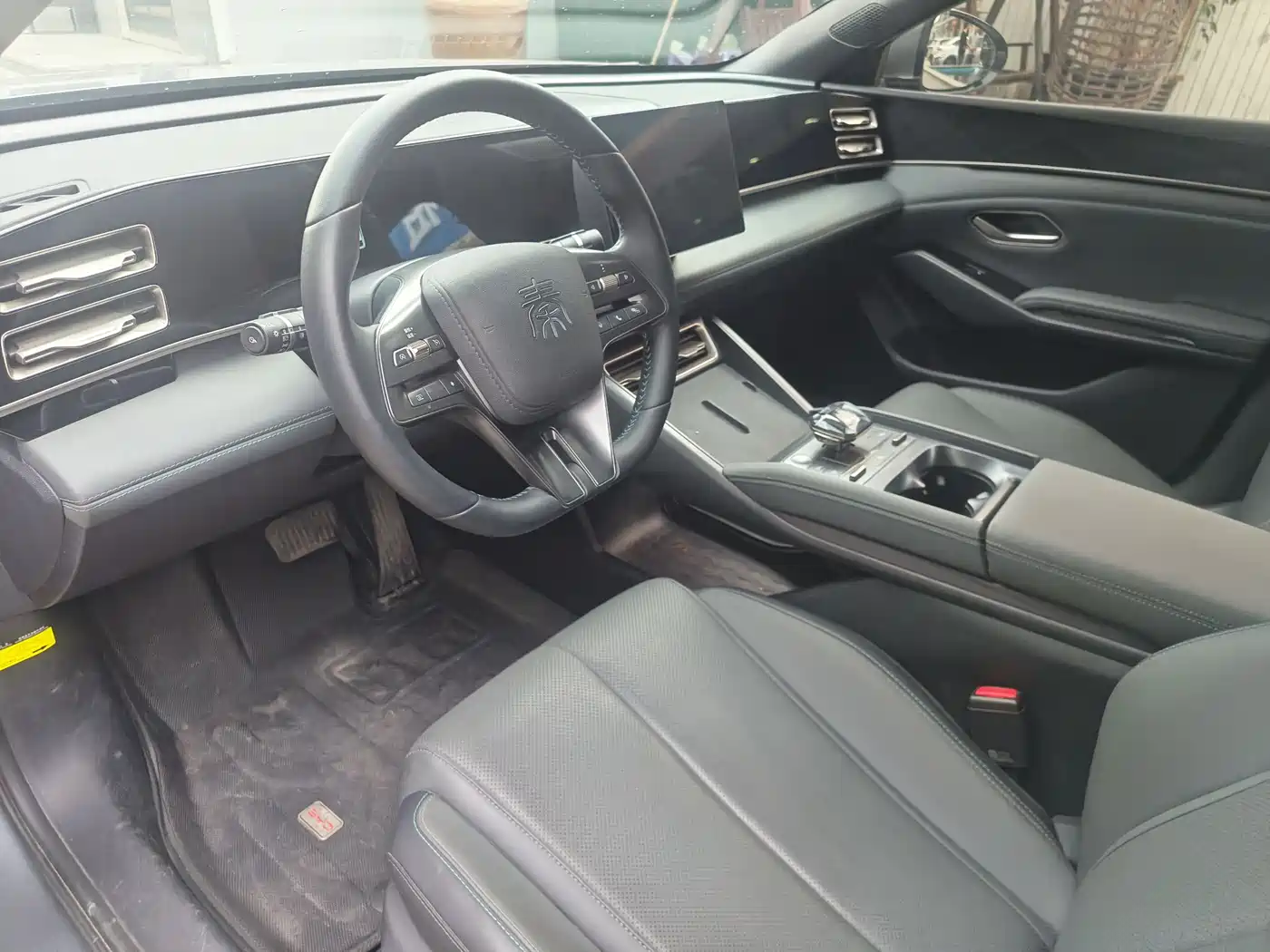 BYD Qin L 2024 DM-i 80KM Leading Edition фото 14