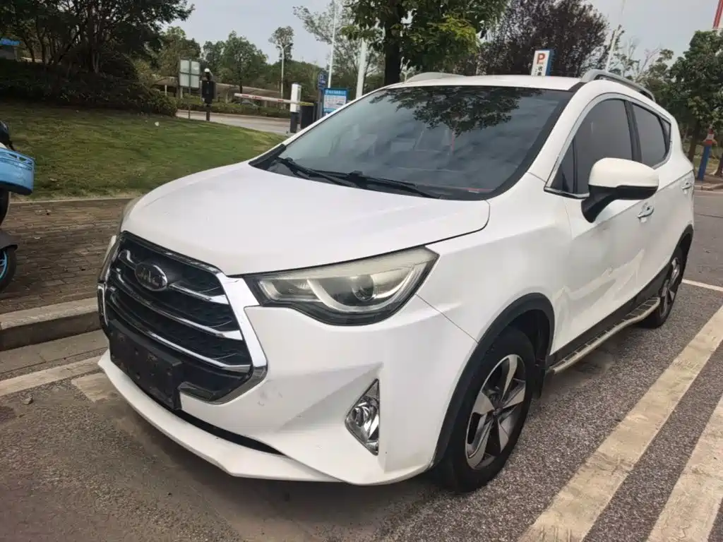 Фото 1 - JAC Refine S3