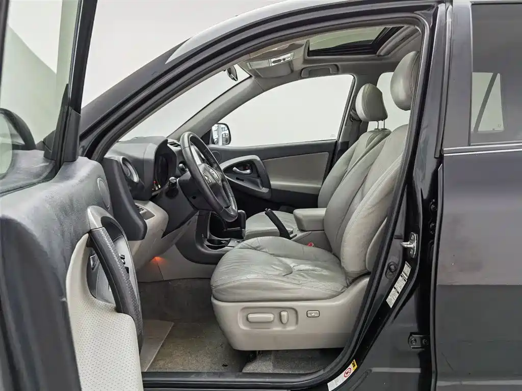 Toyota RAV4 Rongfang 2009 2.4L Automatic Luxury Edition фото 10