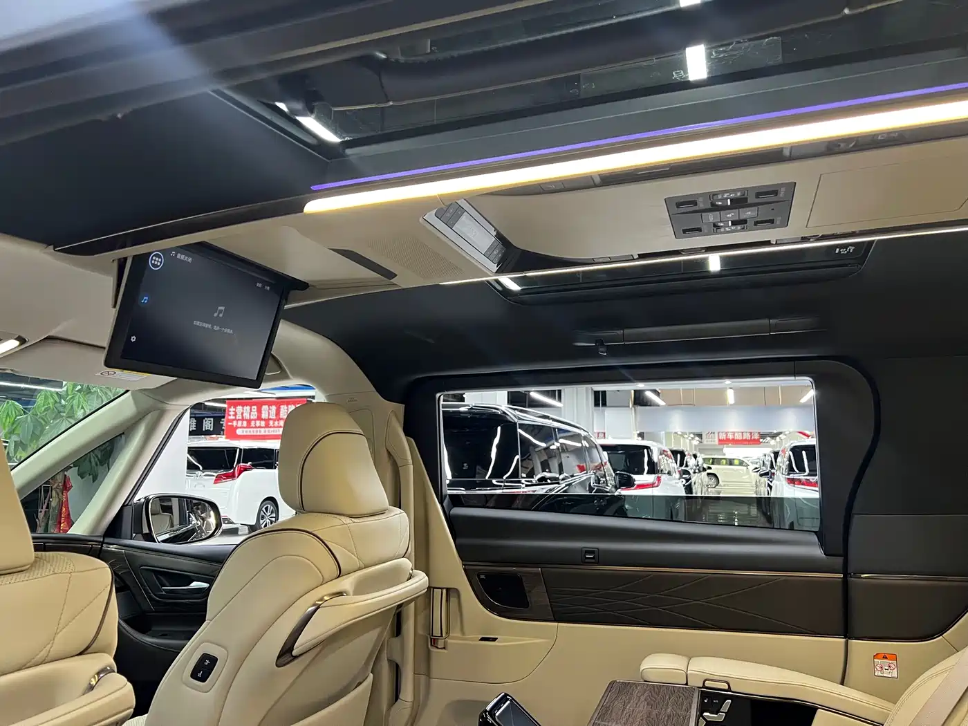 Toyota Alphard 2024 Hybrid 2.5L Ultimate Enjoyment Edition фото 10