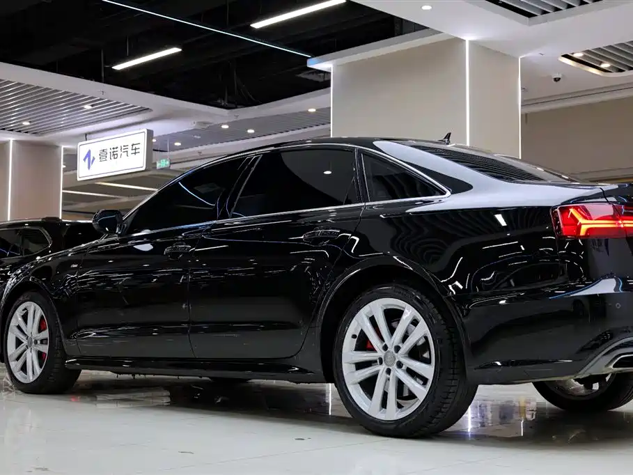 Audi A6L 2018 30th Anniversary 45 TFSI quattro Sport фото 12