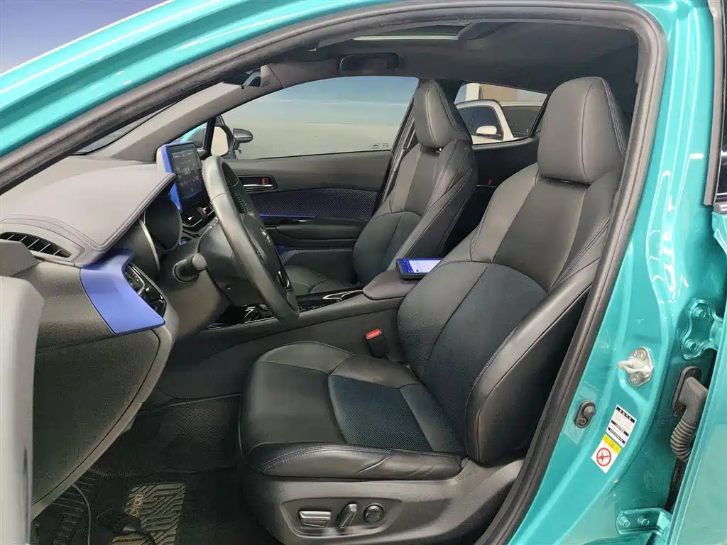 Toyota C-HR 2020 Model 2.0L Luxury фото 11