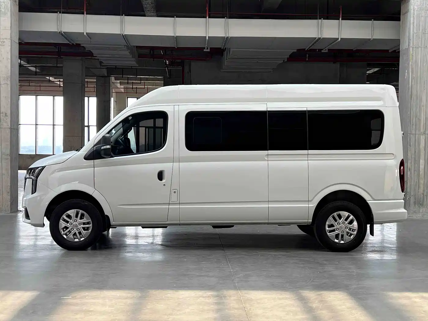 Maxus Xintu V80 2025 2024 PRO Business Travel 6MT Long Wheelbase Medium Roof 147Ps 9 Seats (4 Rows) Operation