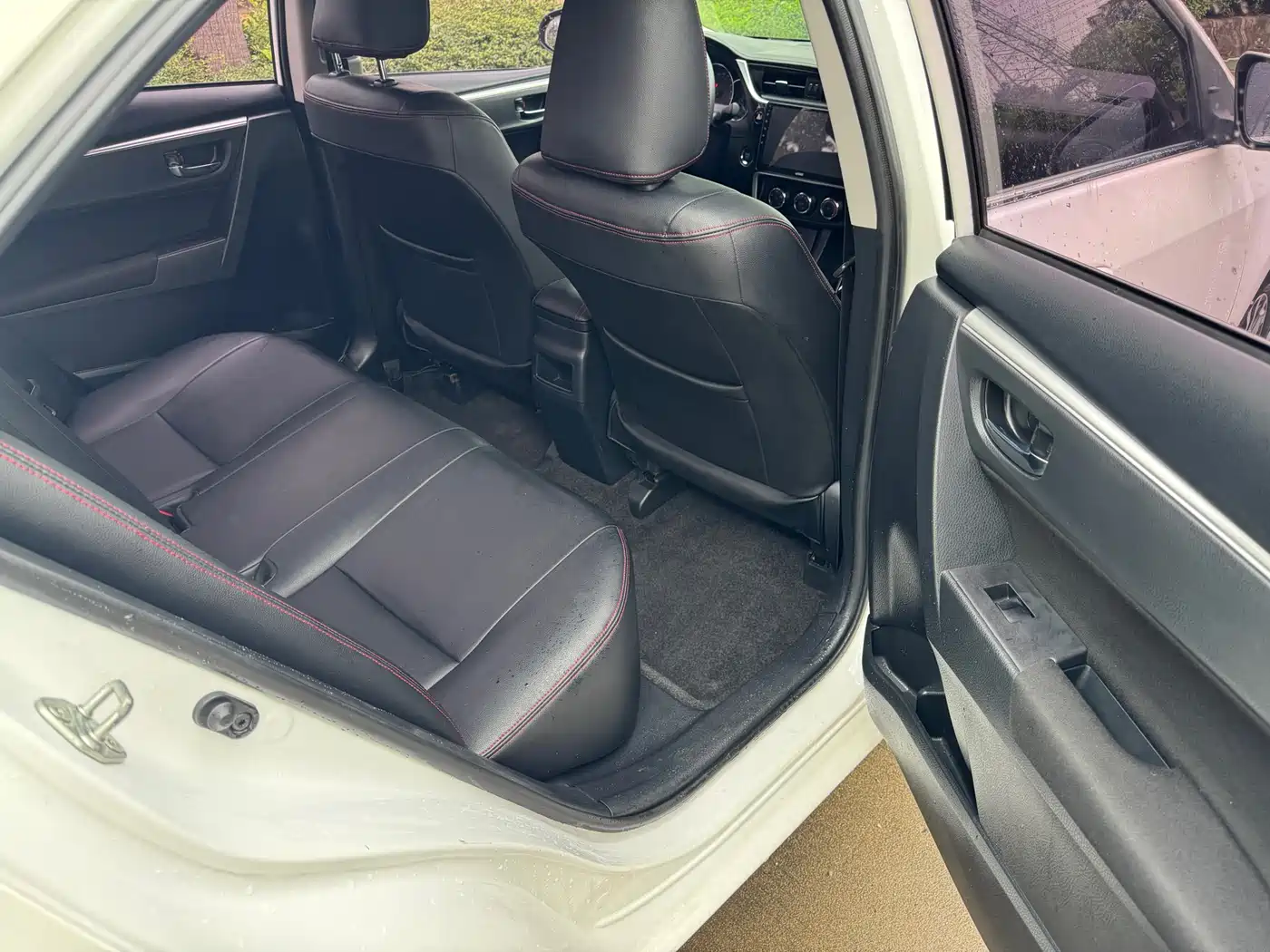 Toyota Corolla 2017 Facelift 1.2T S-CVT GL фото 9